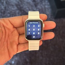 SE apple watch