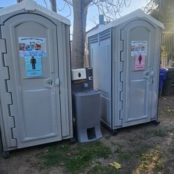 Porta Potty With Sink 