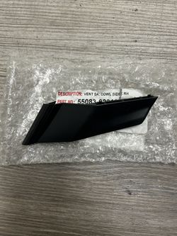 2014-2019 Toyota Corolla Right Side Cowl Side Ventilator