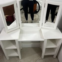 Pottery Barn Vanity Girls