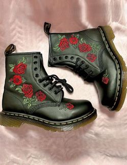 DR. MARTENS 1460 VONDA RED ROSE Womens Girls Female Lady