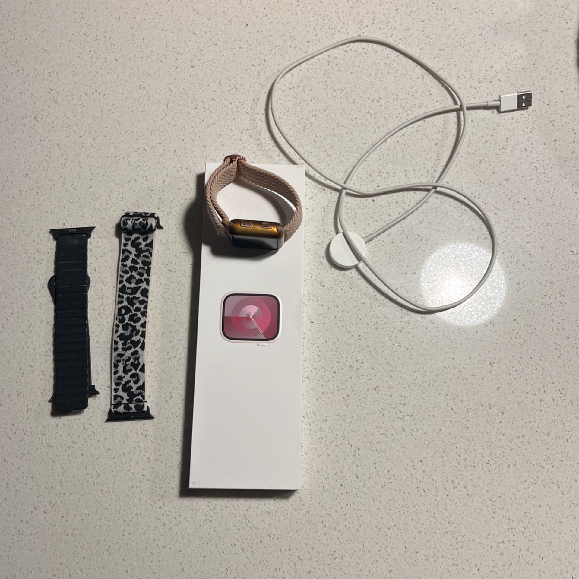APPLE WATCH SERIES 9 PINK ALUMINUM USED FOR LESS THAN A WEEK