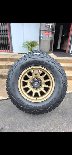 17" Fiitipaldi w/ 33" RT tires