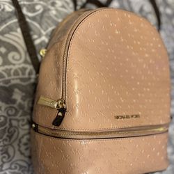 MK BACKPACK MID-SIZE