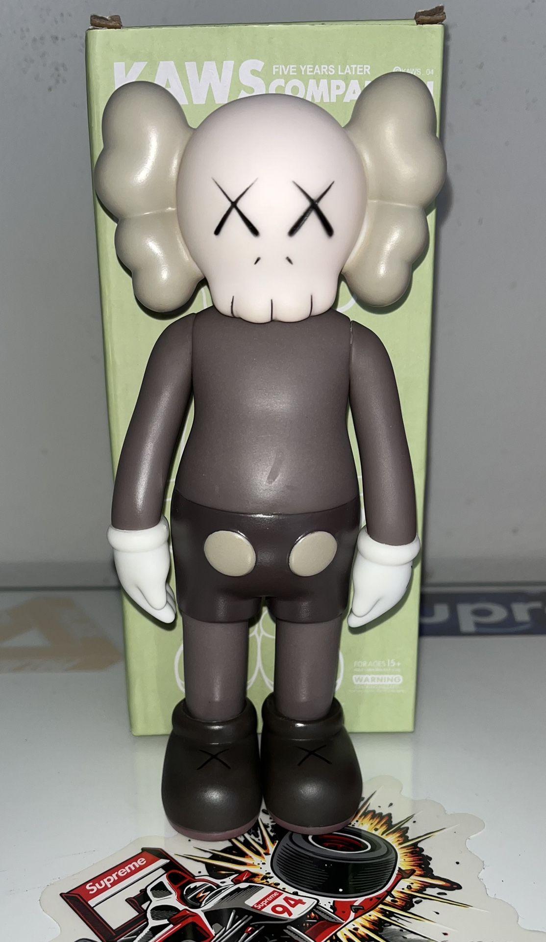 新品 宜しく kaws companion (FIVE YEARS LATER) 蓄光
