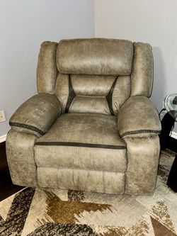 🔥 LIVING ROOM FURNITURE SET – $200 FOR EVERYTHING! 🔥