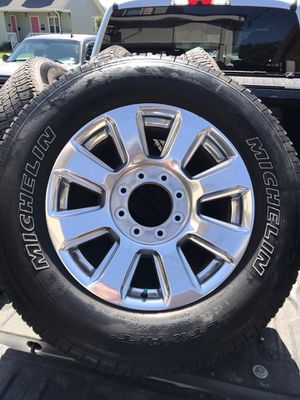 Photo 2019 F250 platinum rims and tires for sale 15,000 miles on tires