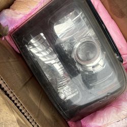 2005-2007 F350 Headlight Housing 