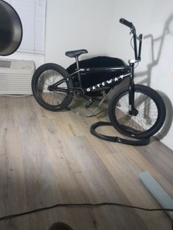 Nlack gate way bmx