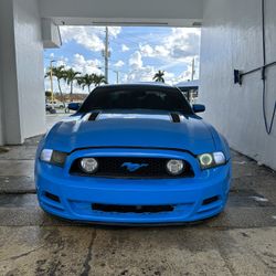 Ford Mustang 2012 Baby Blue