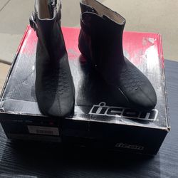 Icon Motorcycle Boots Women’s Size 5 Petite.
