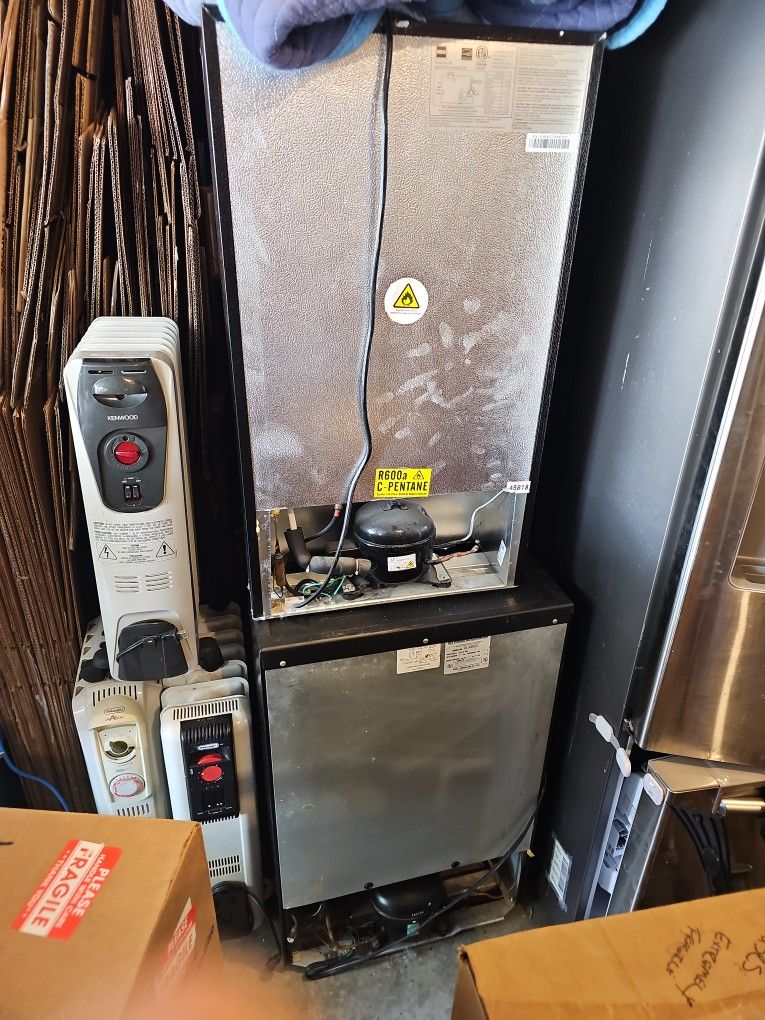 2 Black Mini Fridges, Clean, Seal Well, No Mold