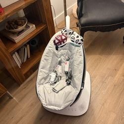 MamaRoo Multi Motion Baby Swing Basically New