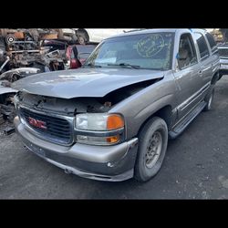 2000 Yukon 1500 4X4 - For Parts Only 