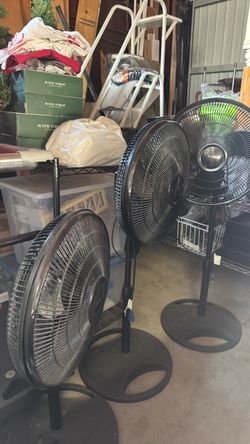 Lasko Cyclone 18" Oscillating Adjustable Pedestal Fan - Black