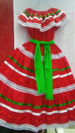 Vestido típico rojo