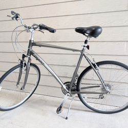 Giant Cypress - 700cwheela Aluminum XL frame Hybrid bike 
