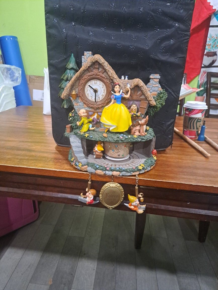 Bradford Exchange Disney Snow White and Seven Dwarfs Clock 