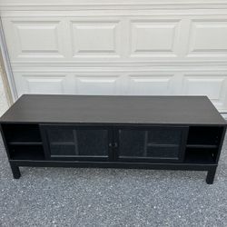 IKEA LINNARP 17920 TV STAND Size : 57 ＂W x 17 ＂D x 20 ＂H Solid Wood; a hardwearing natural material.-3 Adjustable shelves⋯