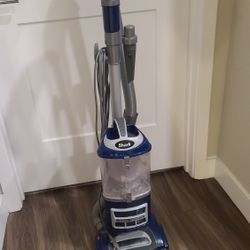 Vacuum (Shark Navigator, Blue)