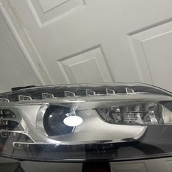 2014 Audi Q7 OEM Passenger Adaptive Headlight Assembly 