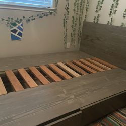 Queen Size Platform Bed Frame With four  Drawers