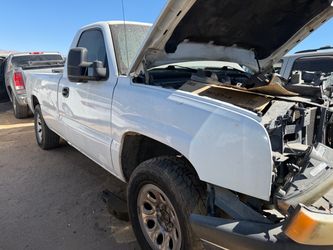 2006 Chevy Silverado v6 for. Parts only
