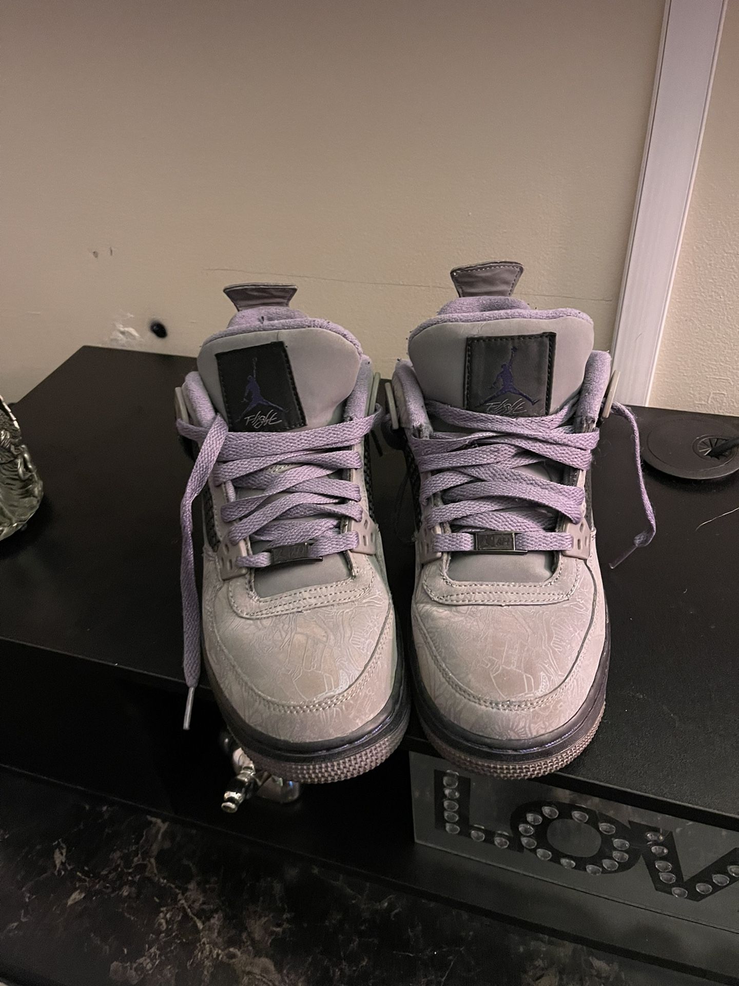 Jordan retro 4 Size 6.5Y Condition 7/10 No scratch or damage
