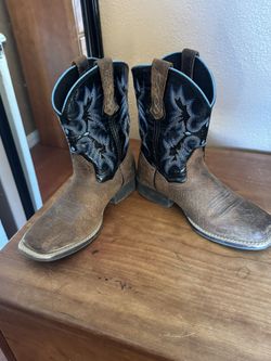 Ariat boots Size 2 (kids)