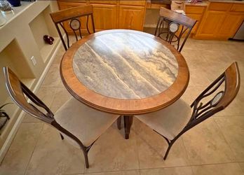 Small Dining Set for 4. Ashley Furniture. Excellent condition!