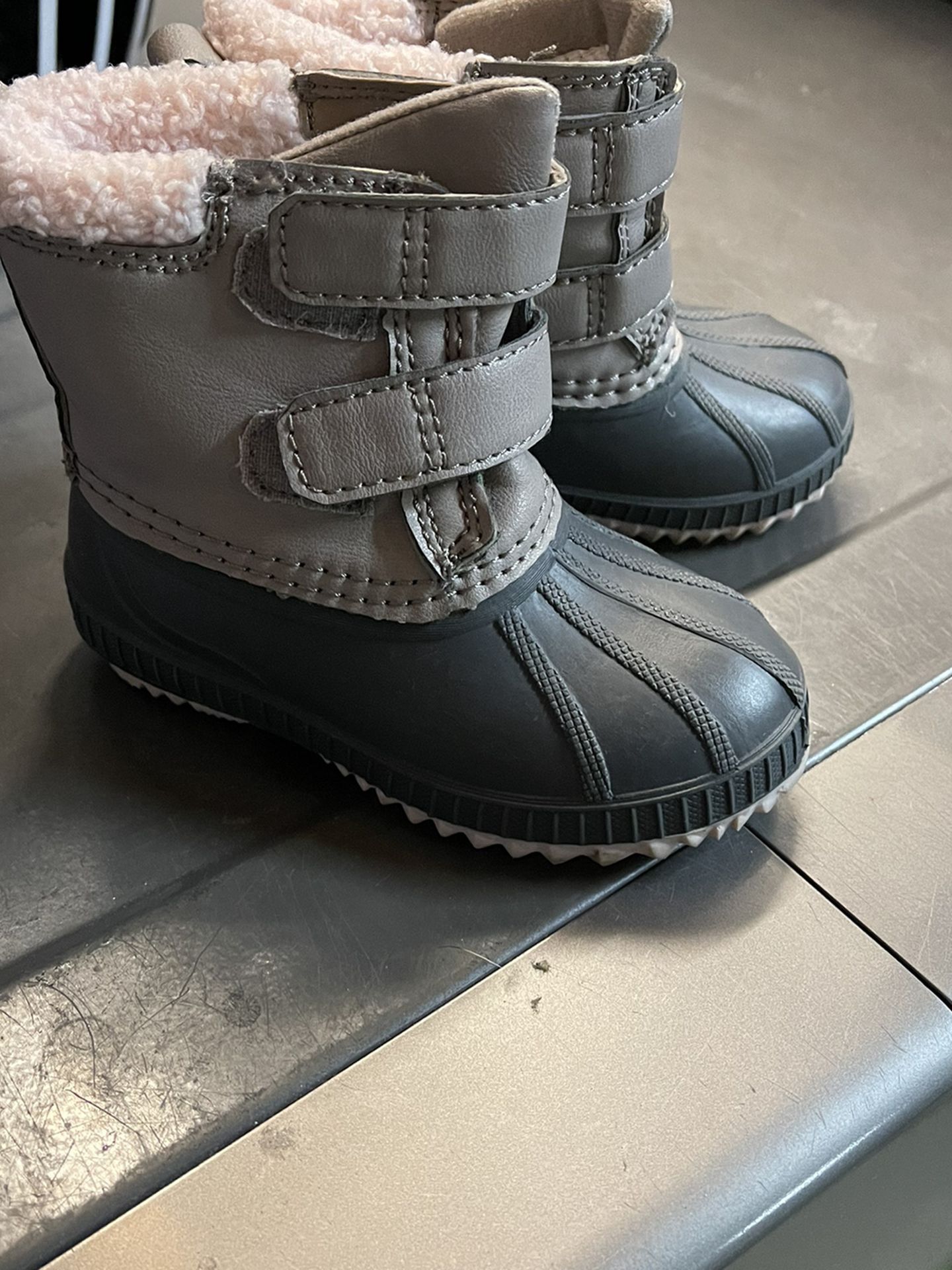 Old Navy Toddler Snow Boots