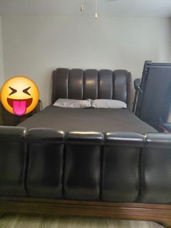 Queen  5 Piece Bedroom Set