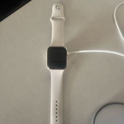 Apple Watch SE 44mm off white color (newer gen)