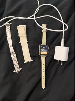 Apple Watch SE 3 (40mm + GPS) for sale! (Cash Only)