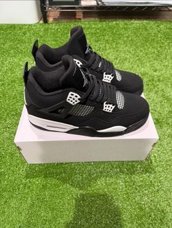 Air Jordan 4 Black and White Sneakers size 9