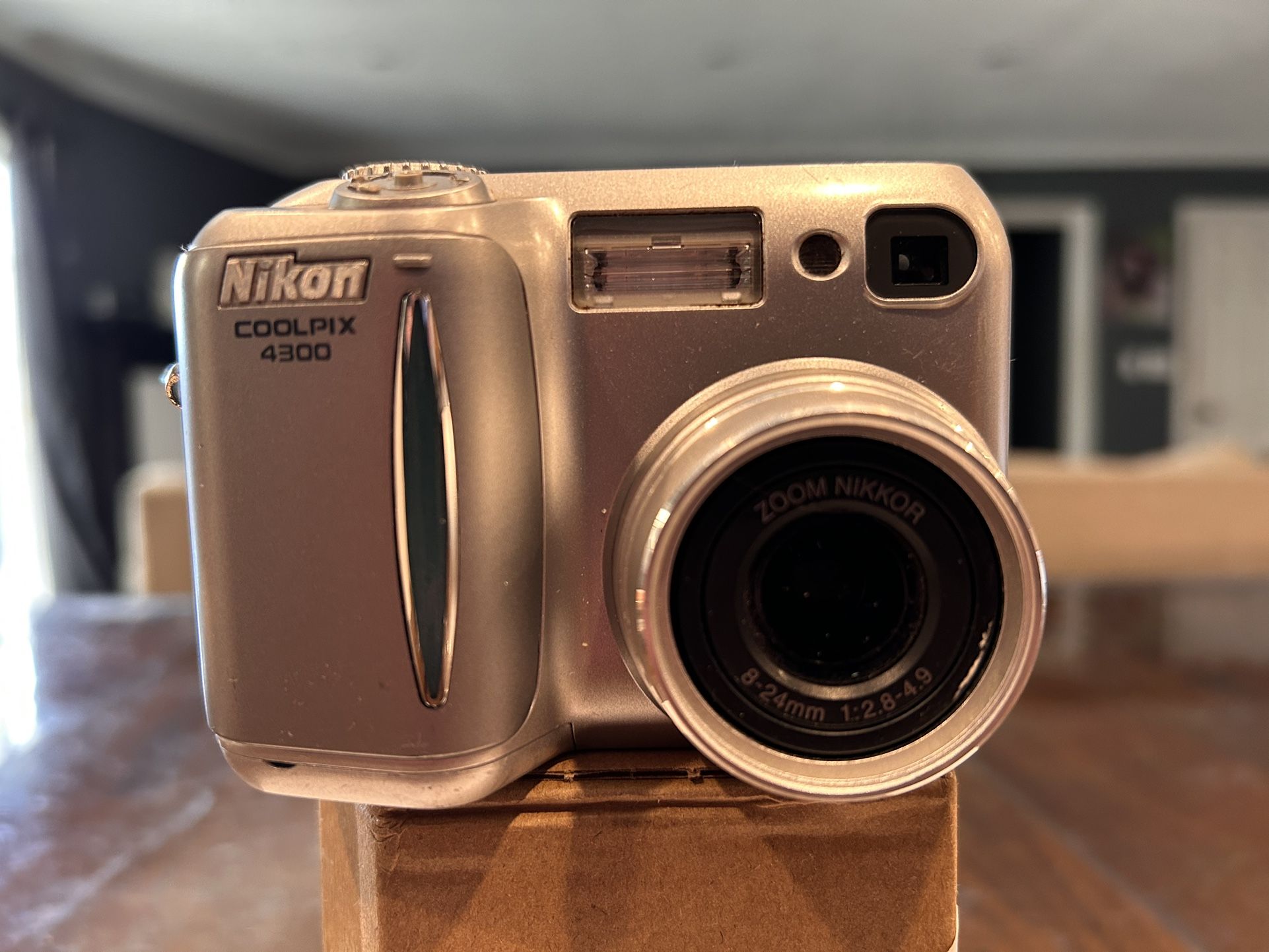 Vintage Camera Nikon Coolpix 4300 Broken Power/Shutter Dial