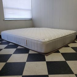 Queen size mattress - can DELIVER almost anywhere for $20 extra - gently used and in very good condition 😍