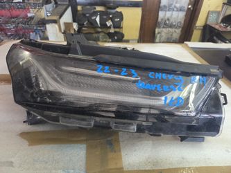 2022 2023 chevrolet traverse right headlight 