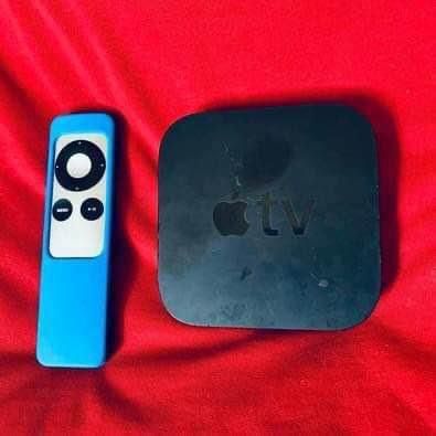 Apple TV 3rd Gen with Remote (8gb)
