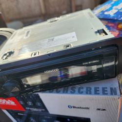 Kenwood Bluetooth Radio
