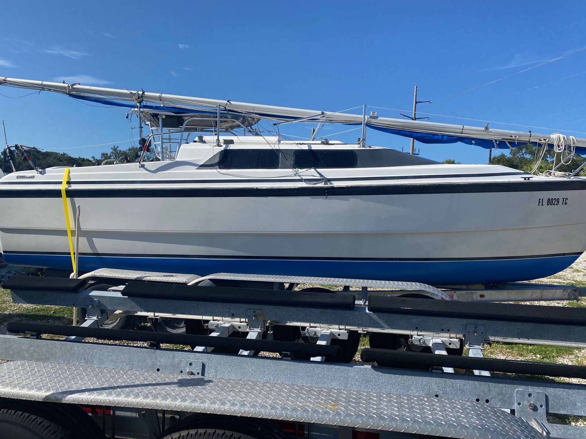 1997 MacGregor 26X – 50HP Honda 4 stroke