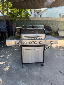 New Chrome 4 burner gas grill