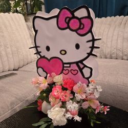 Hello Kitty Center Pieces