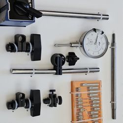 Pre-owned Machinist Dial Indicator With Magnetic Base & Accessories 