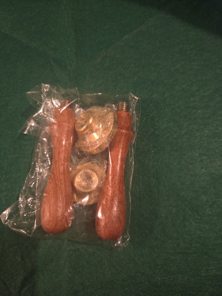 Wax Seal Stamp Set – Ornate Crest Design – 2 Handles + 2 Stamps