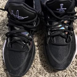 Kyrie Infinity Size 9