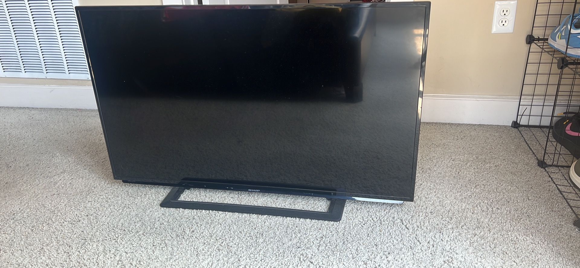 Sharp AQUOS - 40”. Barely Used - Missing Power Cord And Remote 