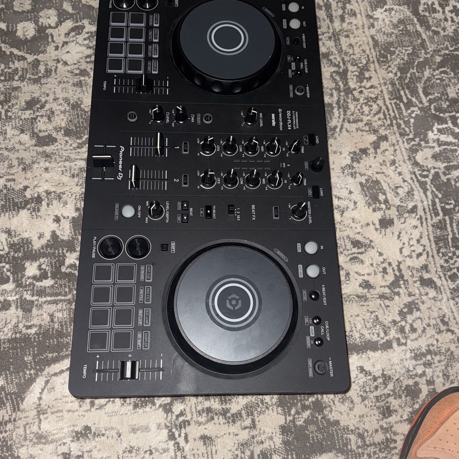 DDJ FLX 4
