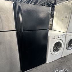 Black Kenmore Top Freezer Apt Size Fridge We Deliver And Install👨🏻‍🔧🚚