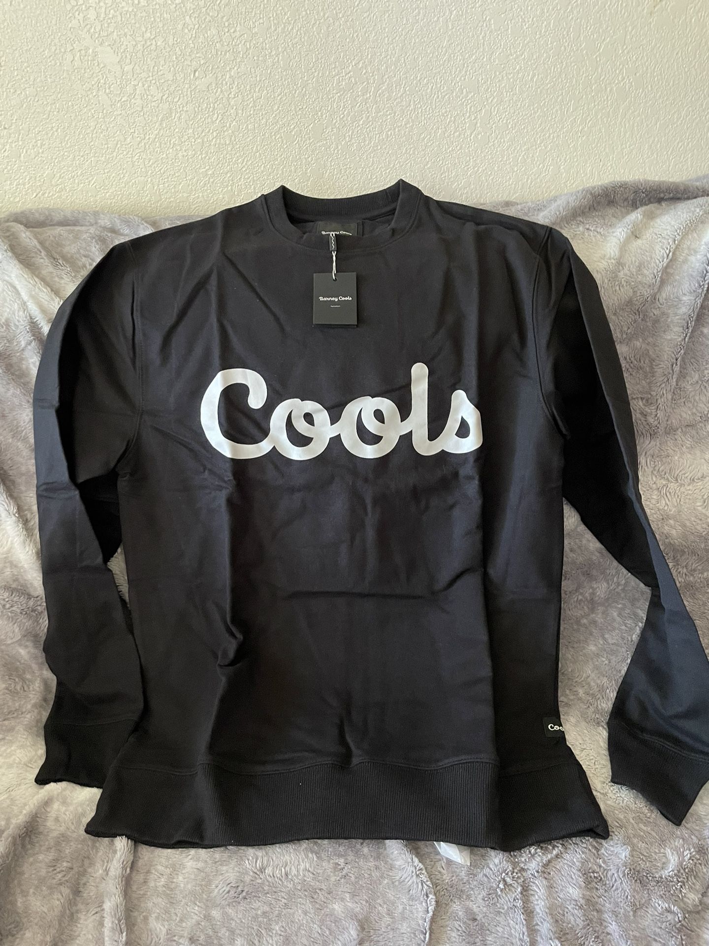 B Cools Black Sweatshirt Nwt Size Medium